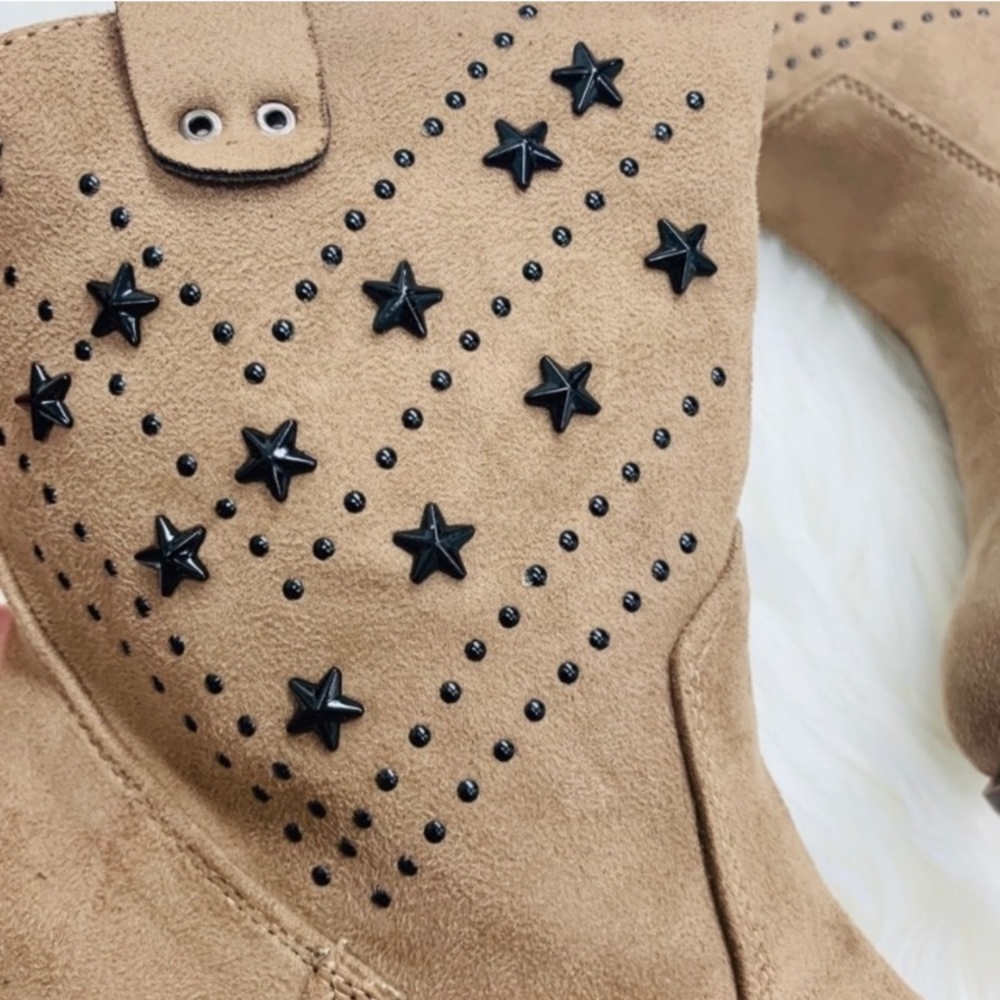 Tiara tan star boots (Brown boots/ black stars) - Picture 4 of 7